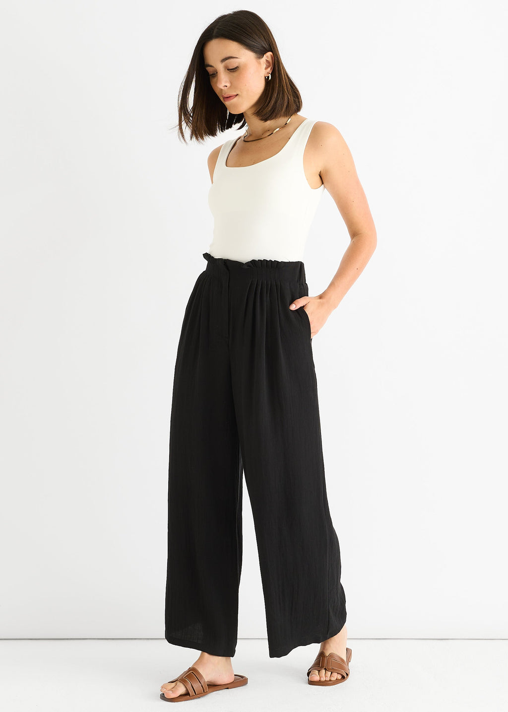 Paperbag waist, wide leg trousers, black