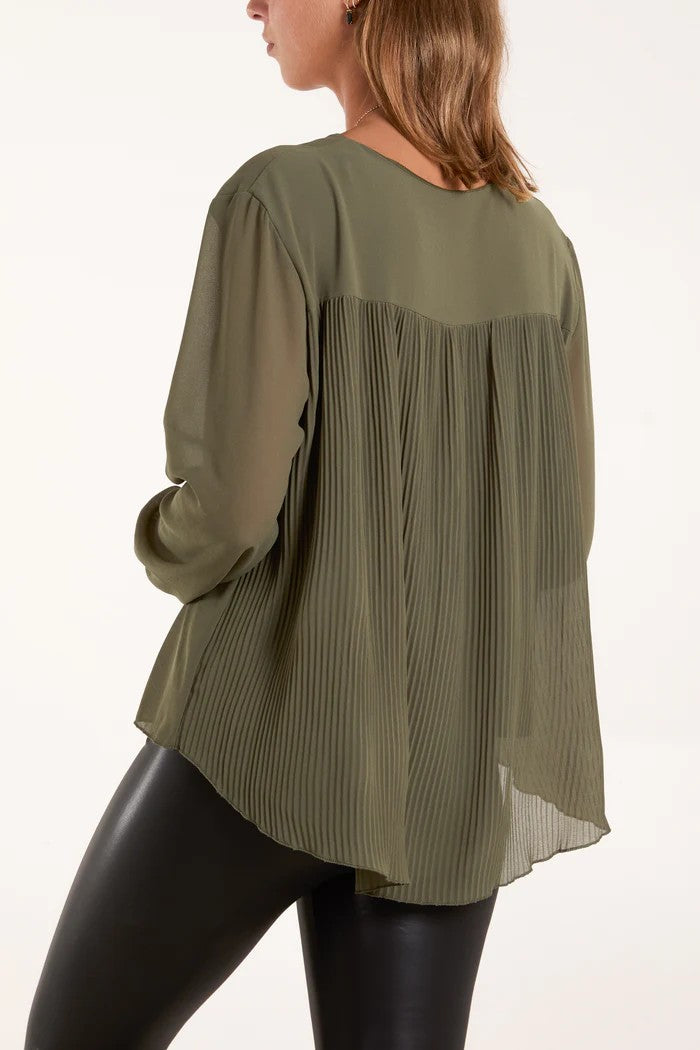 April necklace pleated back blouse, khaki
